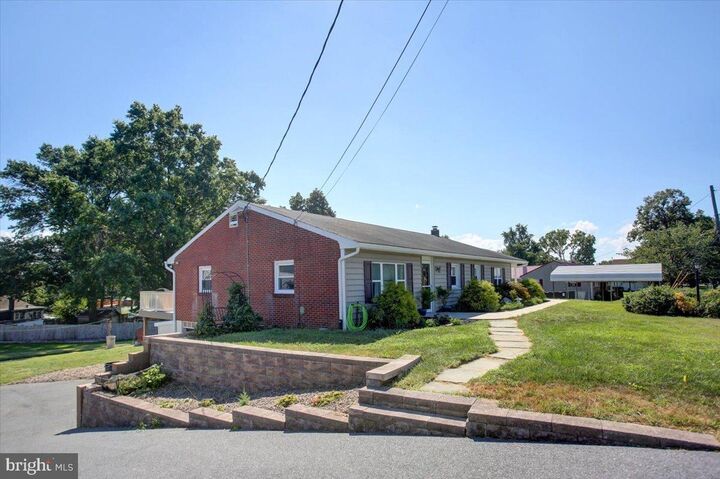 Property Photo: 238 Sollenberger Rd PA 17201