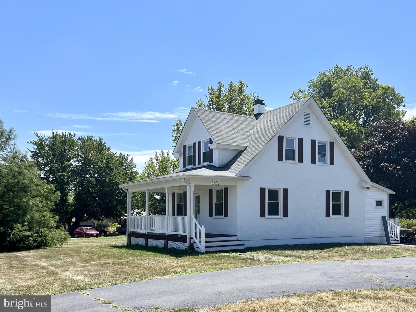 Property Photo: 5129 Broad Run Church Road VA 20187