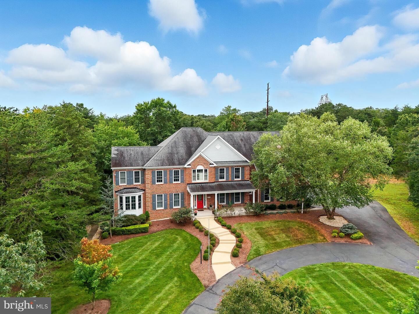 Property Photo: 6304 Hunt Chase Court VA 20120