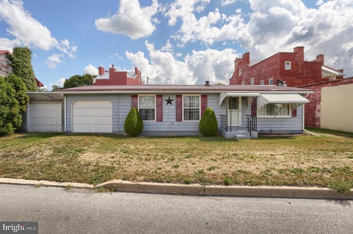 Property Photo: 23 N Water St PA 17051