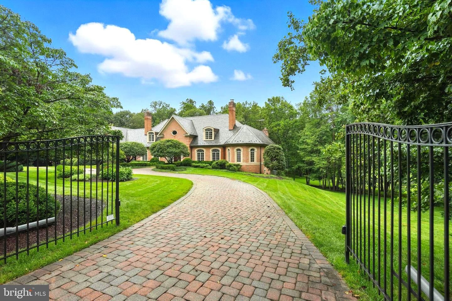 Property Photo: 688 Rossmore Ct. VA 22066