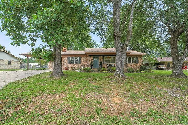 Property Photo: 211 Adams Street N AR 71953