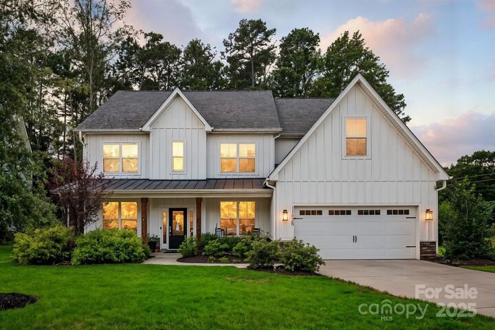 11228 Wooded Saddle Road  Charlotte NC 28216 photo