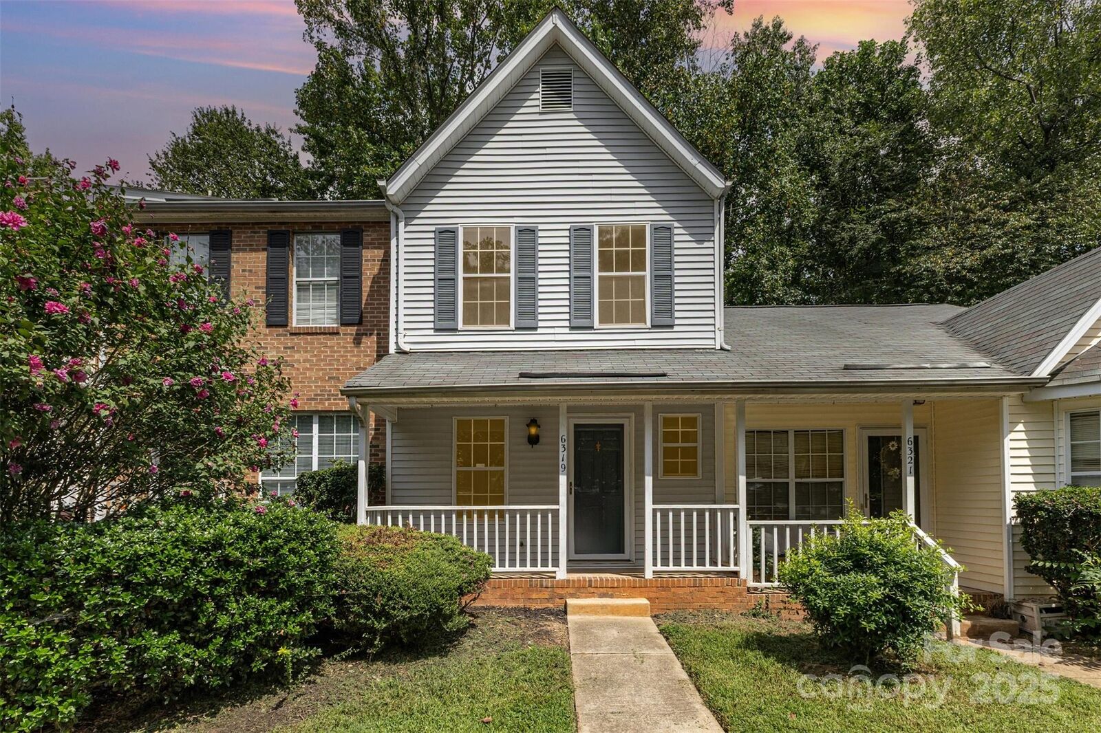 Property Photo: 6319 Windsor Gate Lane NC 28215
