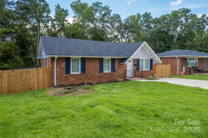 Property Photo: 3612 Sargeant Drive NC 28217