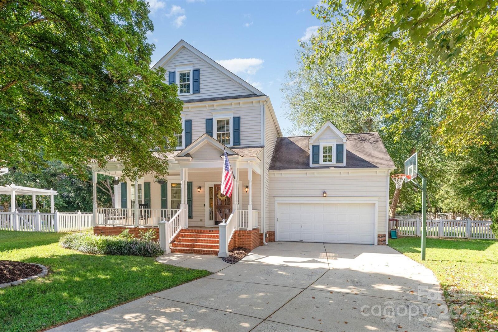 Property Photo:  7604 Rathlin Court  NC 28270