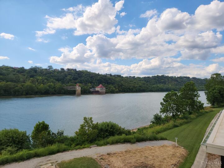 Property Photo: 5751 Sanctuary Place OH 45230