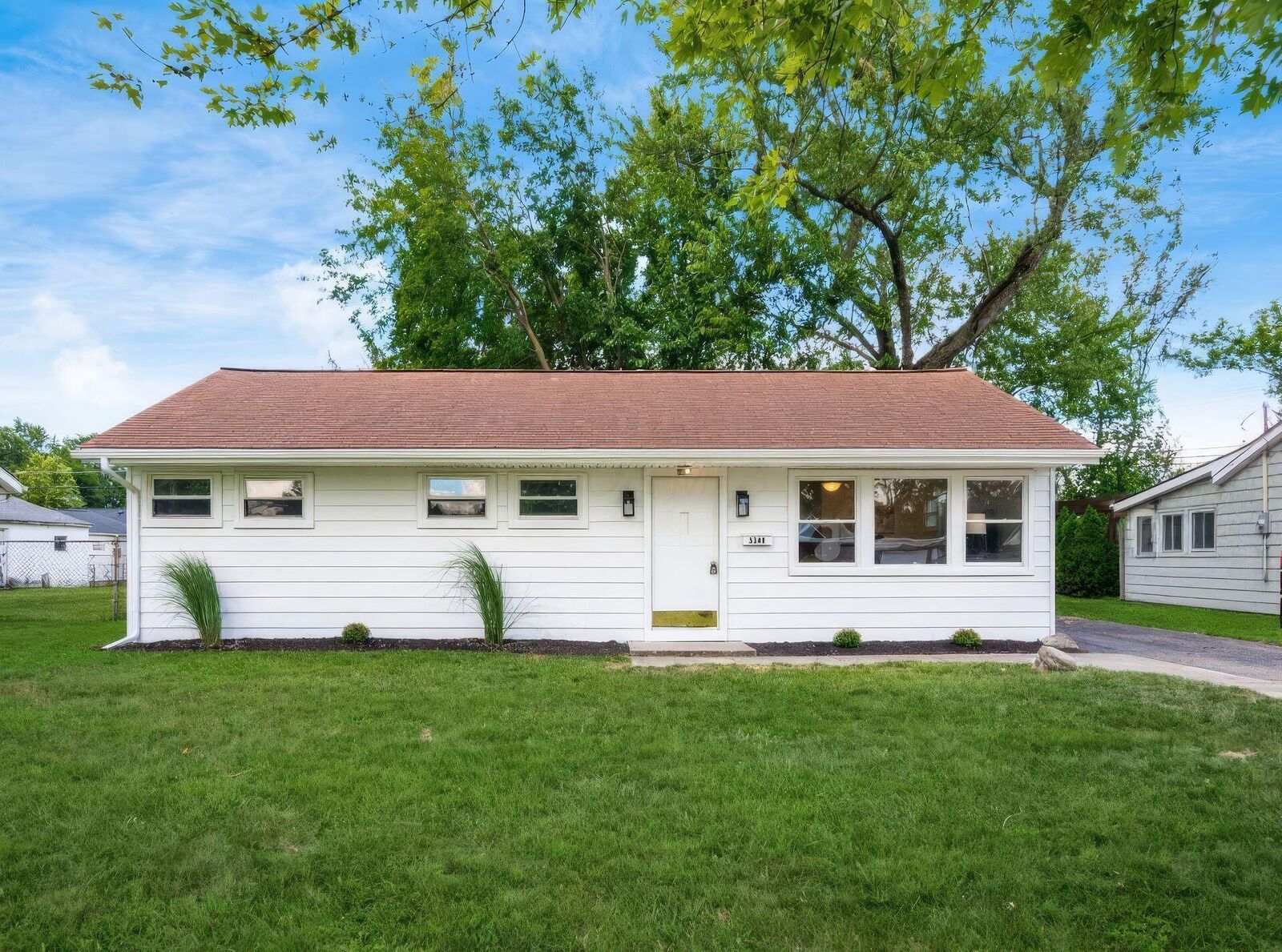 Property Photo: 5349 Dexter Avenue OH 43026
