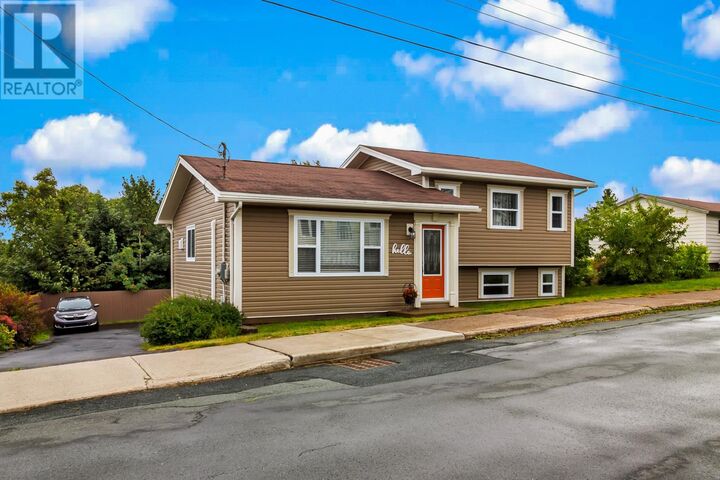 Photo de la propriété:  5 Jensen Camp Place  NL A1E 3G4 