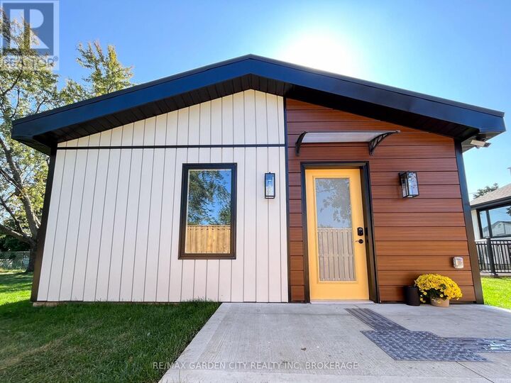 Property Photo: 23 Warren Avenue ON L9A 3C7