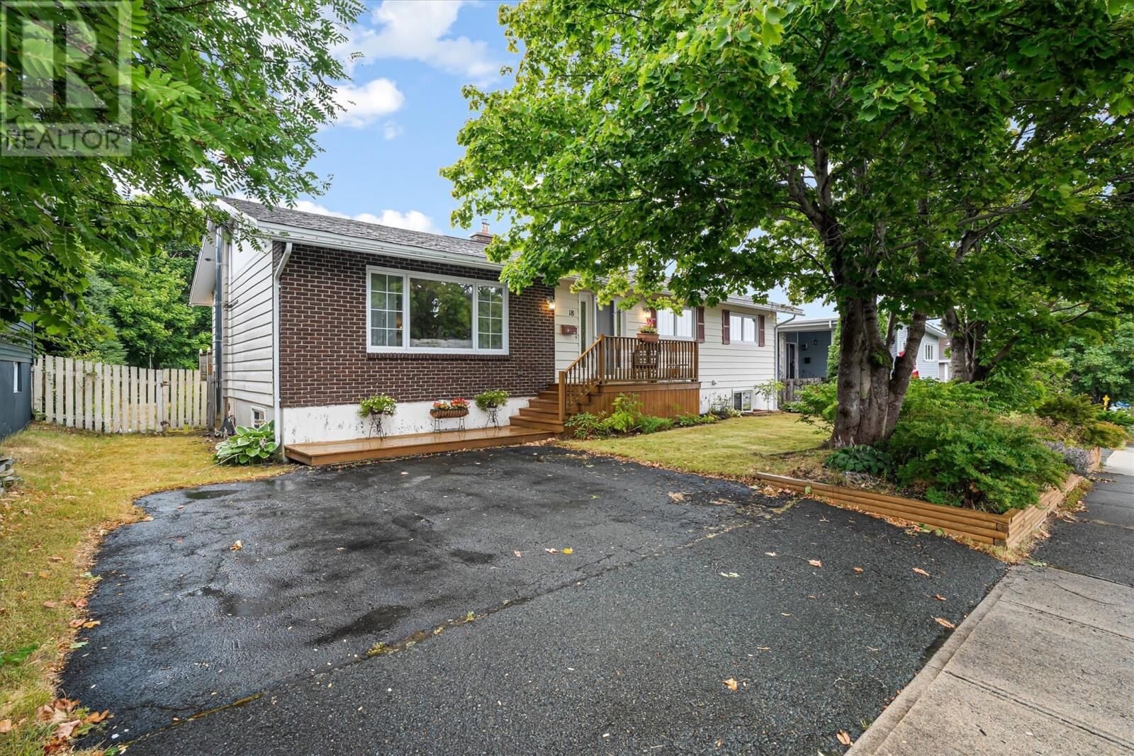 Photo de la propriété:  18 Cambridge Avenue  NL A1A 3N6 