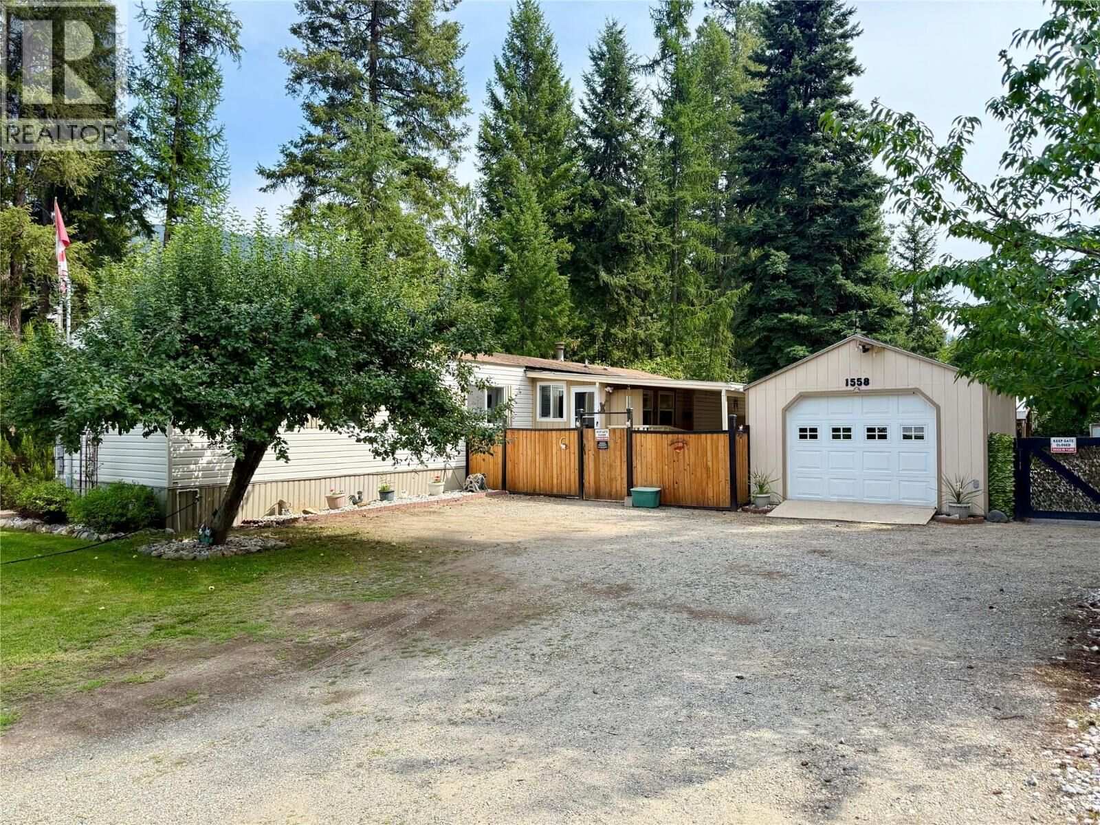 Property Photo: 1558 Thompson Road BC V0H 1E0