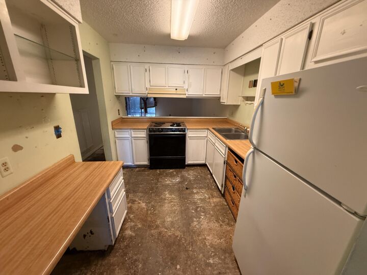 Property Photo: 310 Davenport Court FL 32547