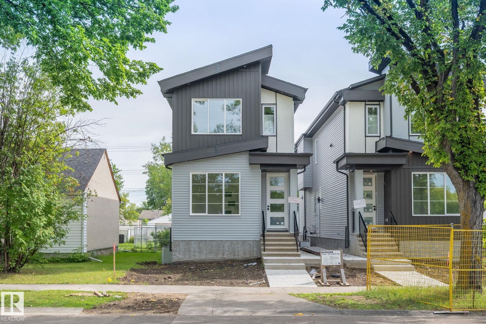 Property Photo:  9629 152 Street NW  AB T5W 1W7 