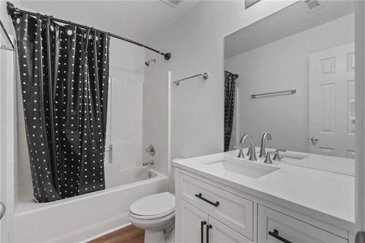 Property Photo: 374 Creek Manor Way GA 30024