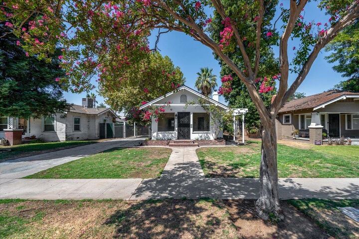 Property Photo:  1385 N Harrison  CA 93704 