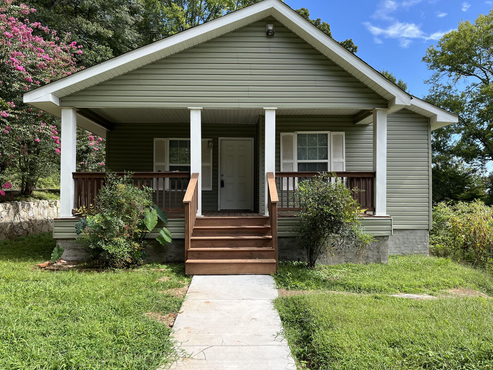 Property Photo: 2718 Durand Avenue TN 37406