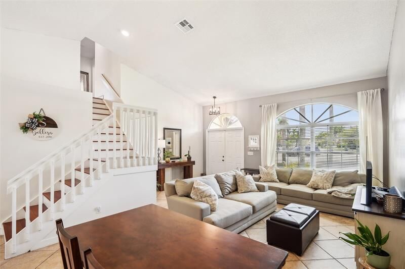 Property Photo: 1339 SW 181st Ave FL 33029
