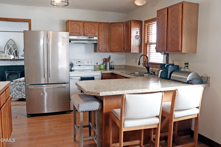 Property Photo: 1324 2nd Street ND 58501
