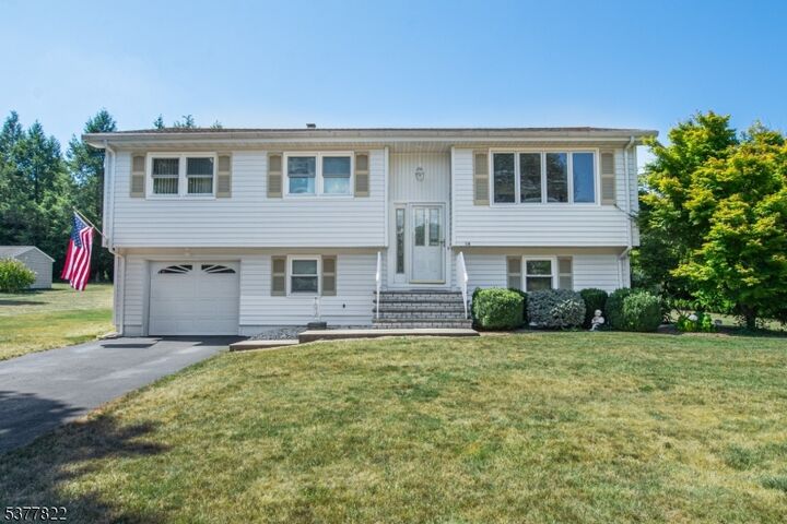16 Sunset Ln  Jefferson Twp. NJ 07438 photo