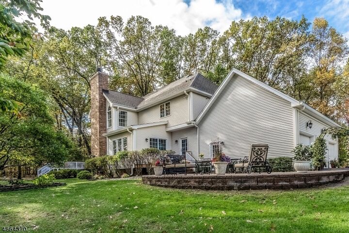 Property Photo: 5 Wood Hollow Dr NJ 08867