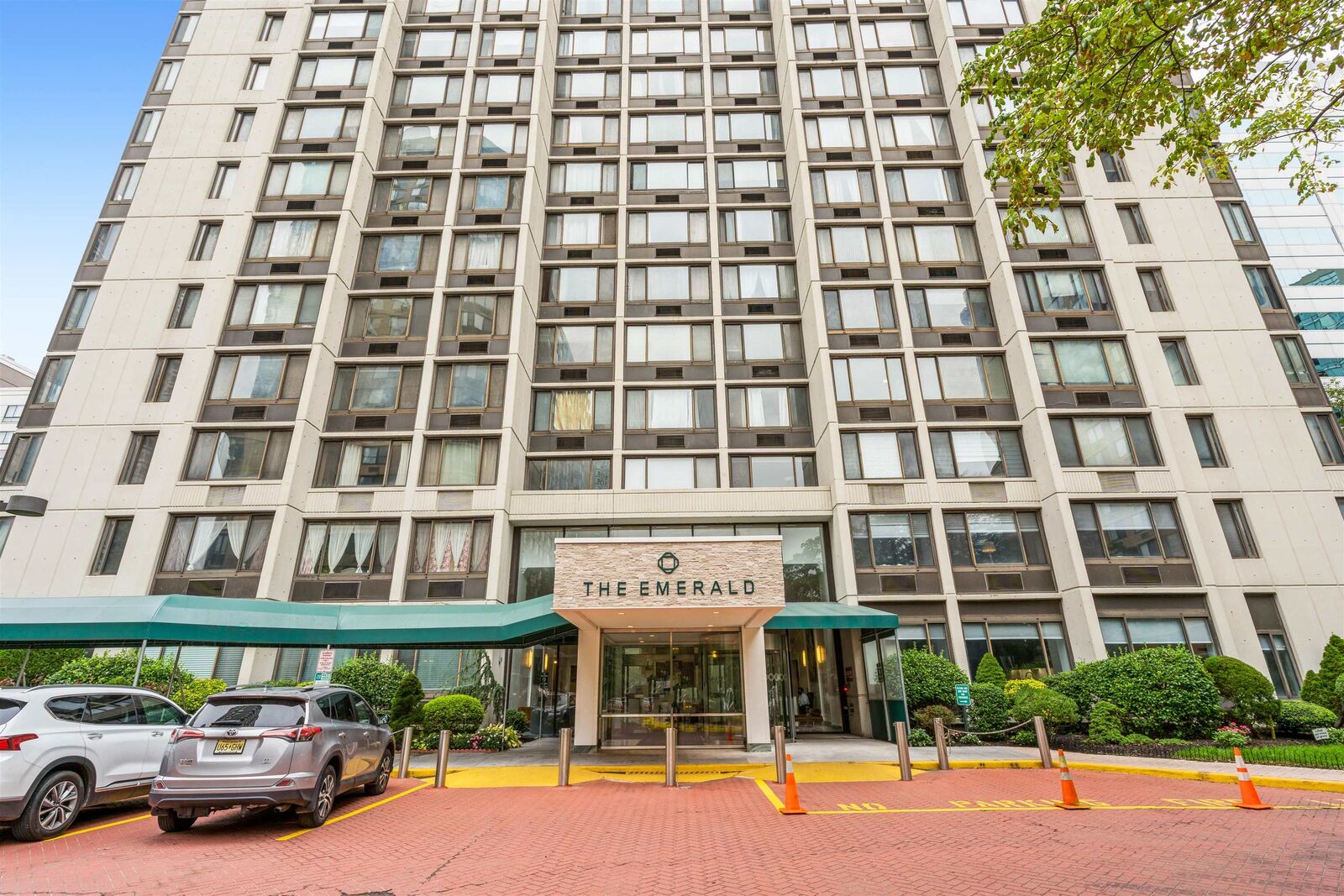 Property Photo: 45 River Dr South 1814 NJ 07310
