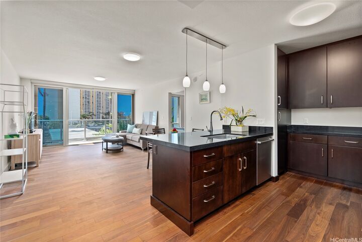 1189 Waimanu Street 704  Honolulu HI 96814 photo