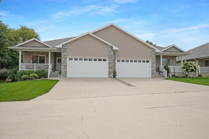 Property Photo: 2906 W 3rd Street IA 50613