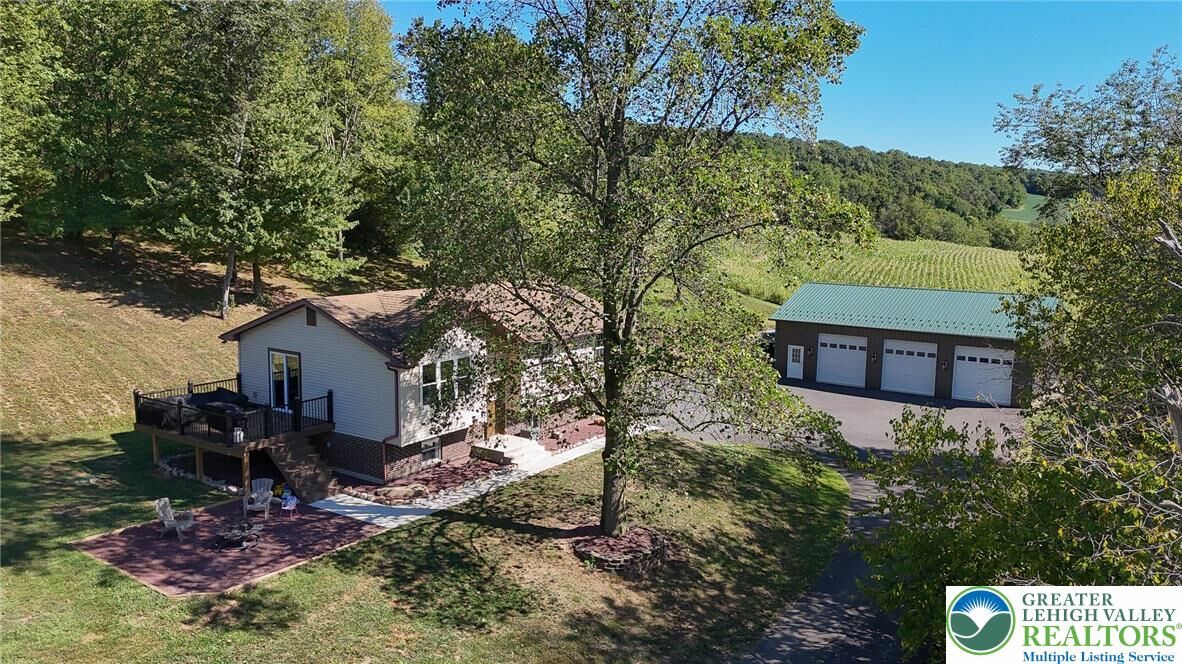 Property Photo: 411 Golf Road PA 18252