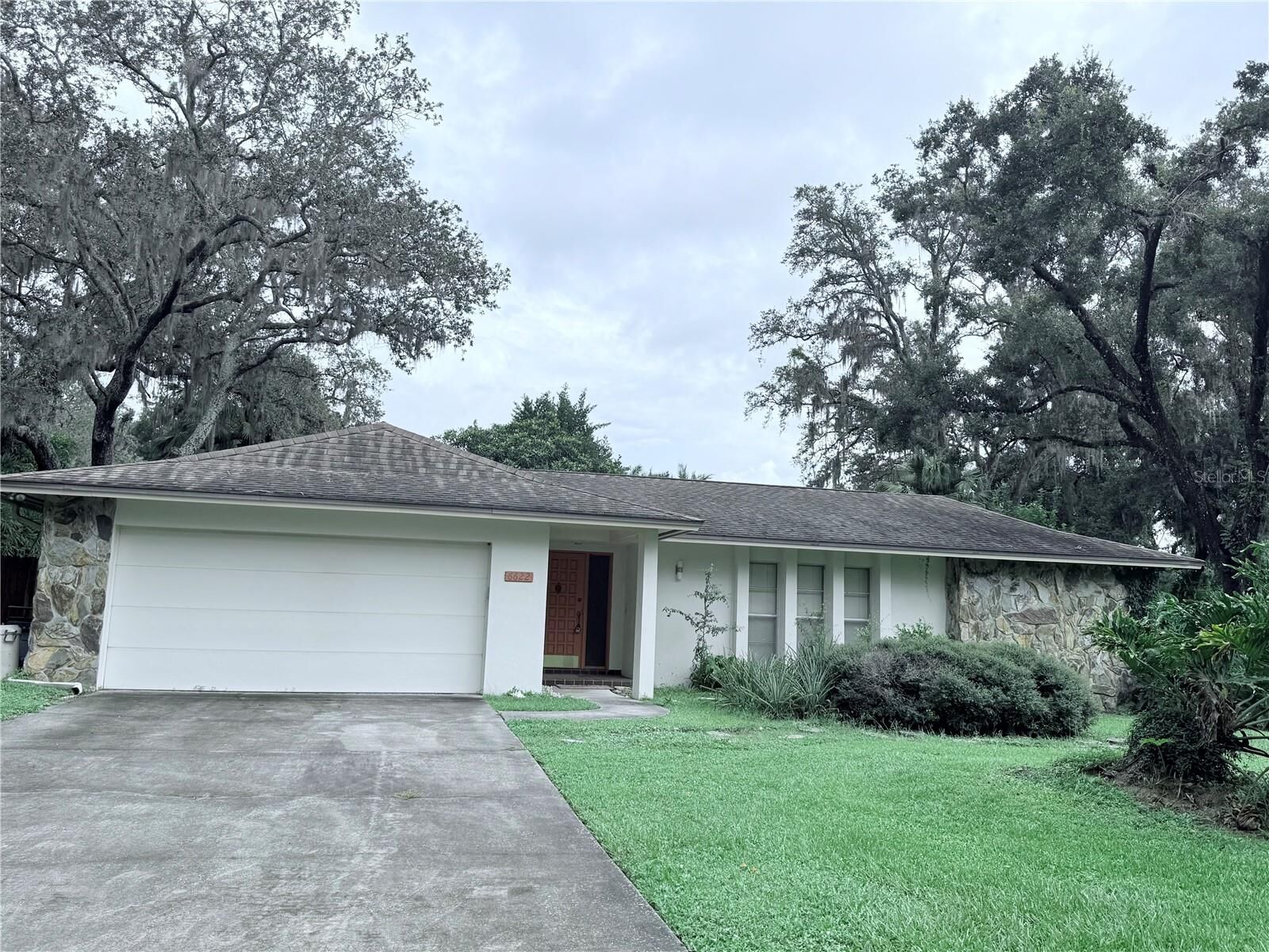 Property Photo:  6622 Glencoe Drive  FL 33617 