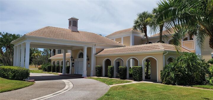 Property Photo: 51 Mac Ewen Drive 14 FL 34229