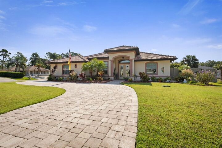 Property Photo: 3 Farmdale Lane FL 32137