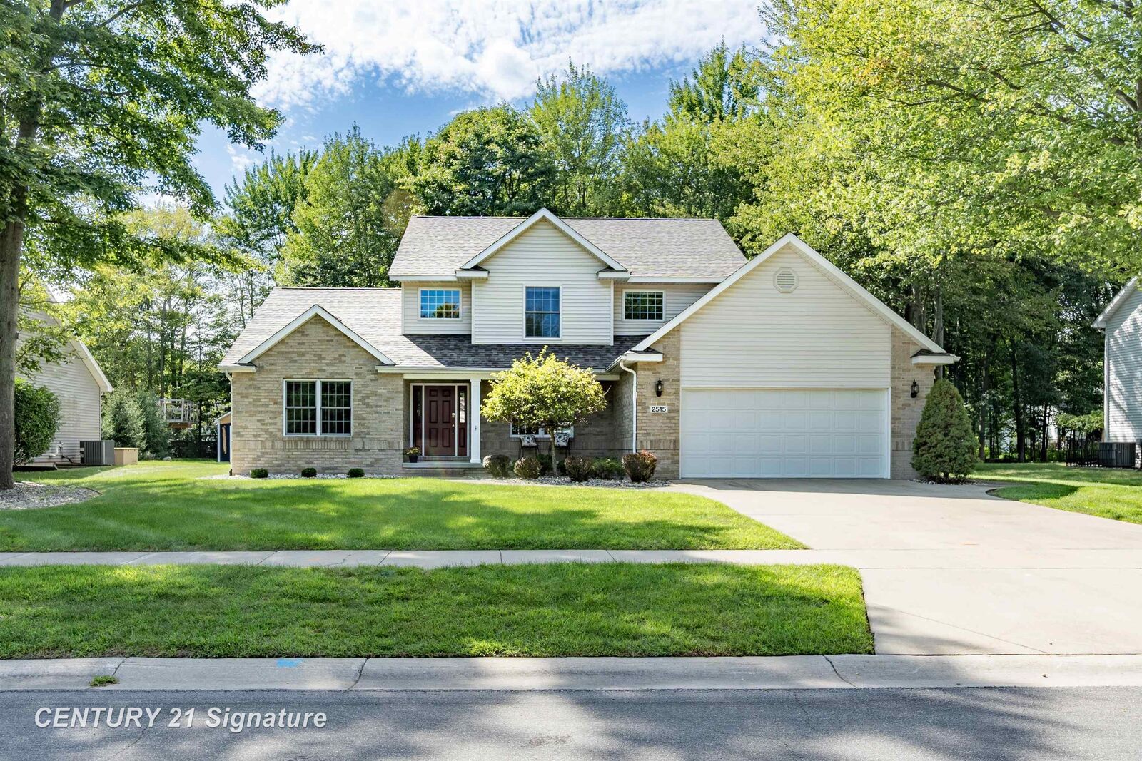 Property Photo: 2515 Hearthstone Circle MI 48642