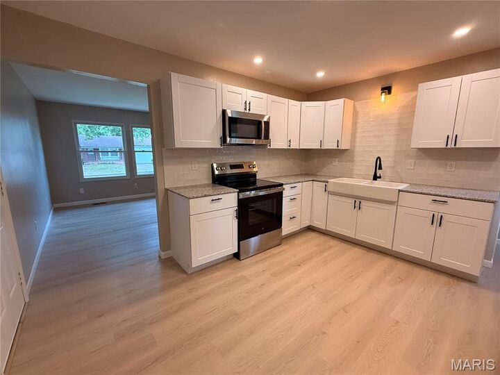 Property Photo: 608 Saint Peter Drive IL 62035