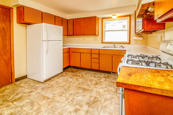Property Photo: 405 N Finch St WI 53032