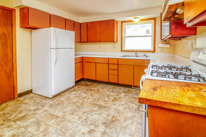 Property Photo: 405 N Finch St WI 53032