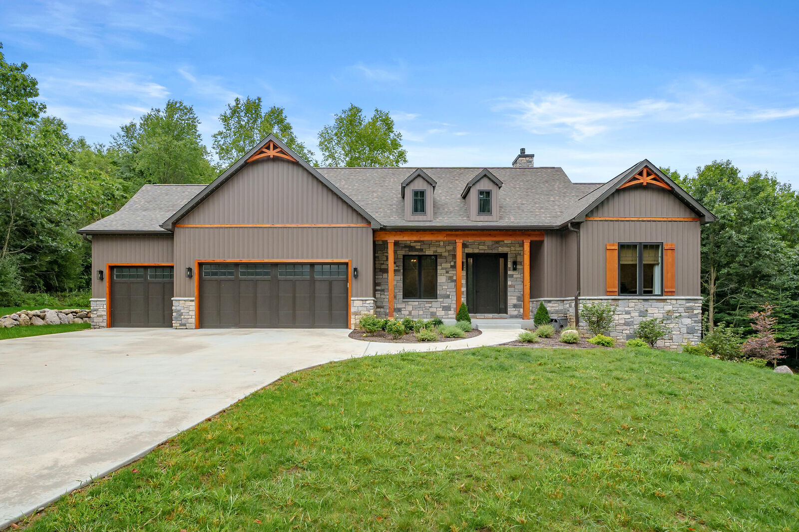 Property Photo:  3090 Elk Antler Avenue  MI 49080 