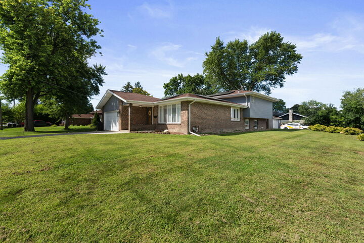 Property Photo: 6537 W 107th Street IL 60482