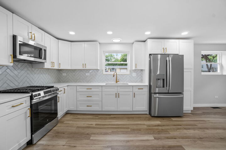 Property Photo: 22 Marnel Road IL 60538