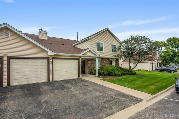 Property Photo: 7000 Sussex Court 204 IL 60517