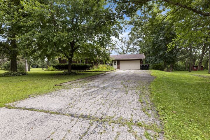 Property Photo:  931 Ivy Oaks Drive  IL 61011 