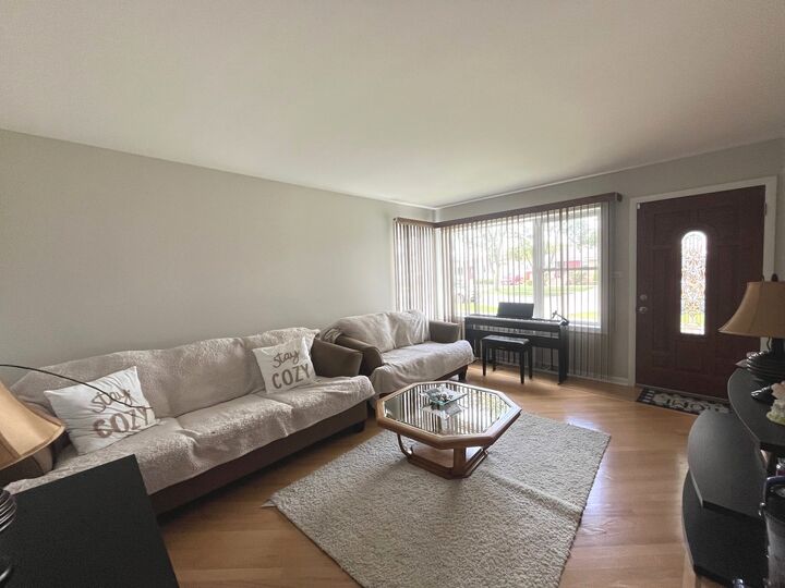 Property Photo: 4937 N Ozanam Avenue IL 60706