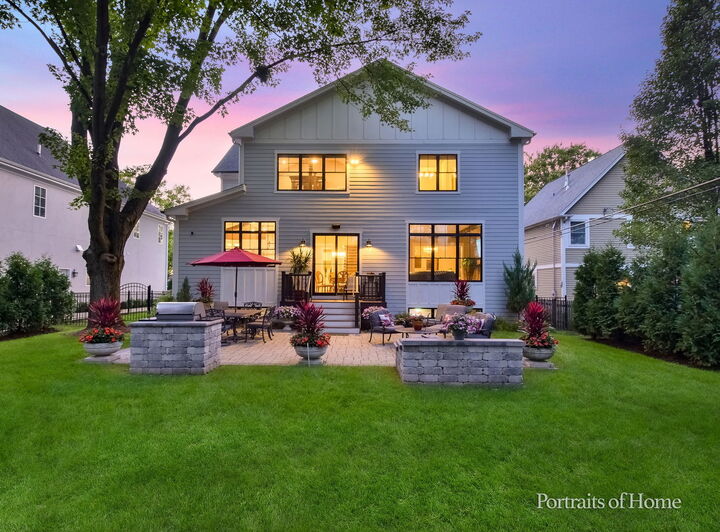 Property Photo:  