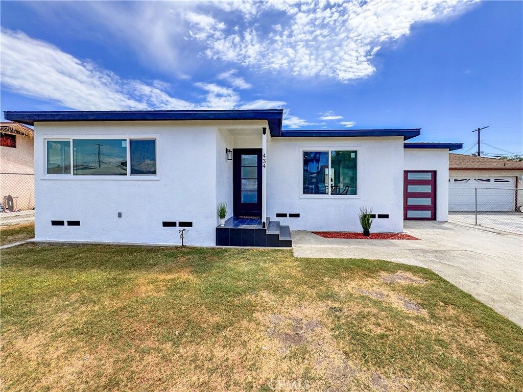 Property Photo:  434 W Poplar Street  CA 90220 