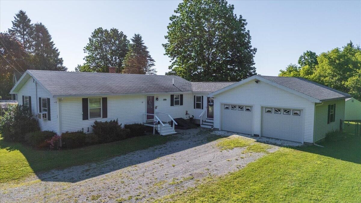 Property Photo: 29 Mechanic Street ME 04841