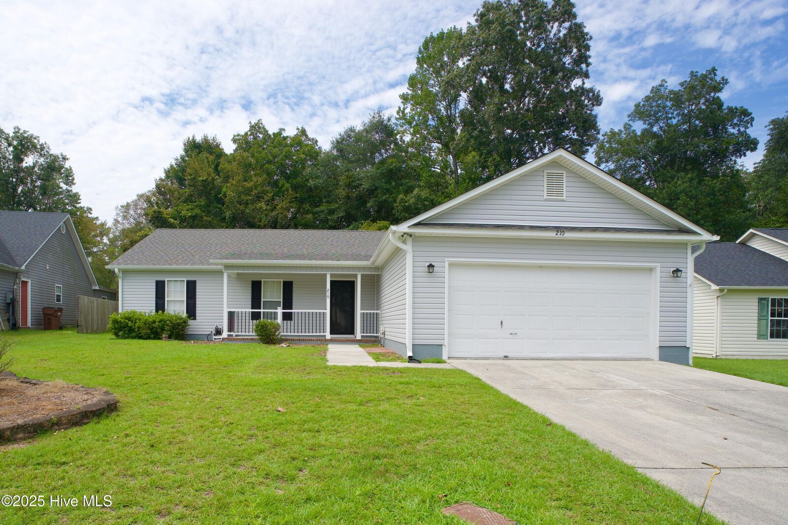 Property Photo:  210 Hayden Place  NC 28540 