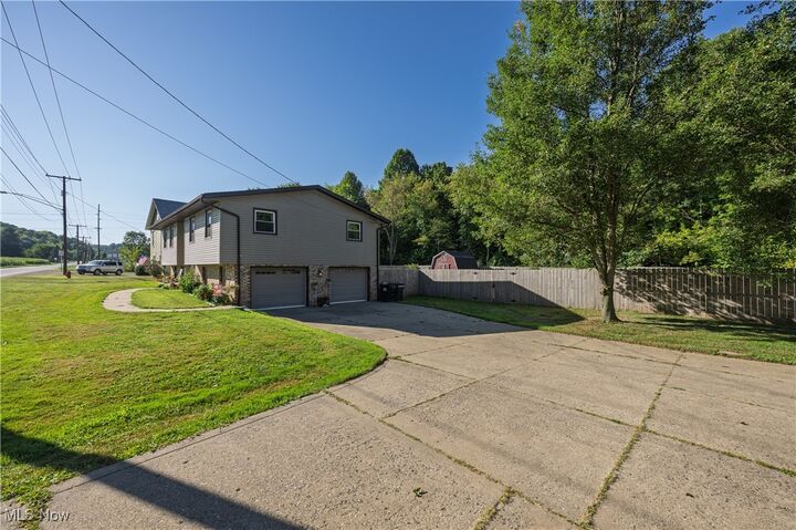 Property Photo: 390 Ross Drive OH 44688
