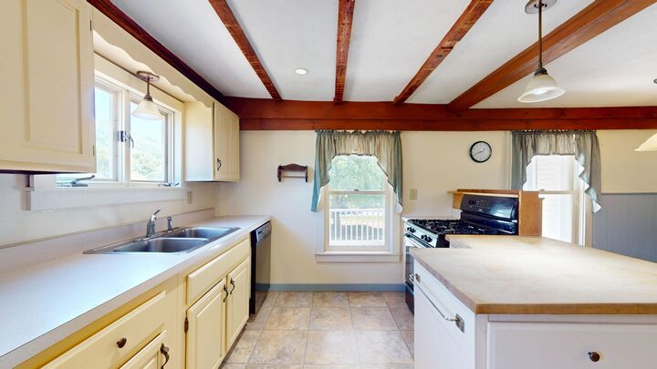 Property Photo:  465 Whitford Road  VT 05491 