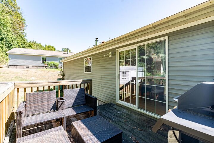 Property Photo: 4 Ivy Lane NH 03835