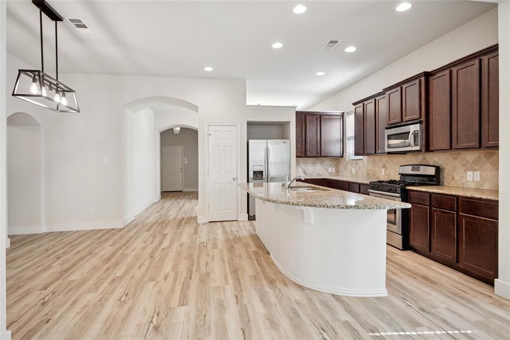Property Photo: 5201 Datewood Lane TX 75071